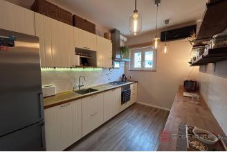 014 2035 305 Split Lovret Renovated two bedroom apartment for sale