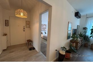 014 2035 305 Split Lovret Renovated two bedroom apartment for sale