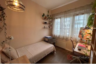 014 2035 305 Split Lovret Renovated two bedroom apartment for sale