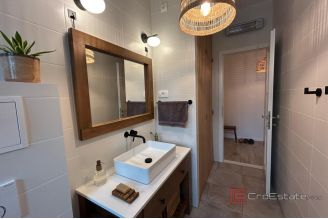 014 2035 305 Split Lovret Renovated two bedroom apartment for sale