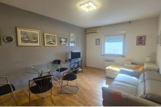 004 2047 109 Split Kila House with three apartments for sale