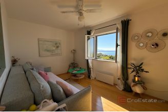 008 2041 125 Makarska House with open sea view for sale