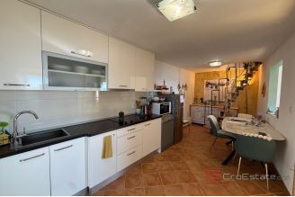 008 2041 125 Makarska House with open sea view for sale