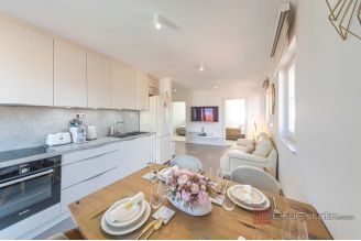 009 2049 77 Split Center Modern two bedroom apartment for sale