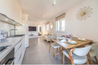 009 2049 77 Split Center Modern two bedroom apartment for sale