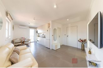 009 2049 77 Split Center Modern two bedroom apartment for sale