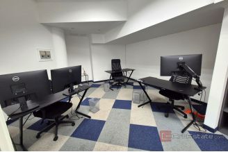 004 2016 685 split office space in office building for rent