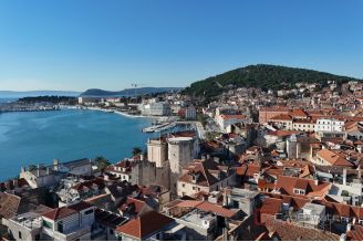 013 2035 306 Split Center Three story house for sale