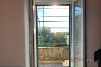 011 2052 95 Omis House first row to the sea for sale