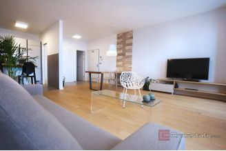 008 2049 78 Split Center Two bedroom apartment in the center for rent
