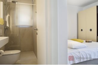 010 2049 79 Split Trstenik Two bedroom apartment with panoramic sea view for rent