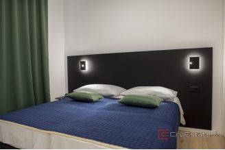 010 2049 79 Split Trstenik Two bedroom apartment with panoramic sea view for rent