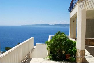 012 2048 51 Omis Apartment house in the first row to the sea for sale