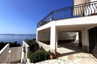 012 2048 51 Omis Apartment house in the first row to the sea for sale