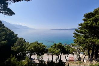 012 2048 51 Omis Apartment house in the first row to the sea for sale