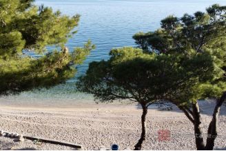 012 2048 51 Omis Apartment house in the first row to the sea for sale