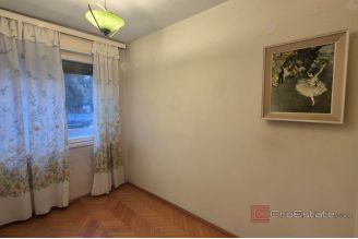 005 2047 111 Split Lucac Three bedroom apartment in a desirable location for sale