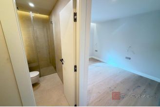 019 2021 422 zadar villa first row to the sea for sale