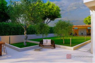 019 2021 422 zadar villa first row to the sea for sale