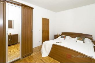 010 2049 81 Omis Two apartment units with a sea view for sale