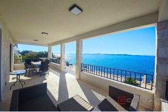 001 2021 423 zadar mediterranean villa first row to the sea for sale