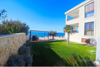020 2021 423 zadar mediterranean villa first row to the sea for sale