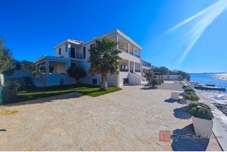 020 2021 423 zadar mediterranean villa first row to the sea for sale