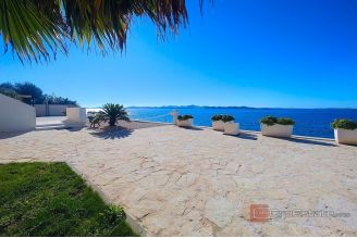 020 2021 423 zadar mediterranean villa first row to the sea for sale