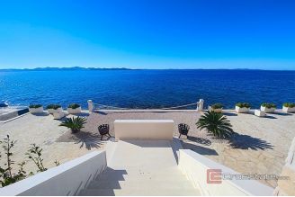 020 2021 423 zadar mediterranean villa first row to the sea for sale