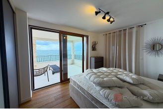 020 2021 423 zadar mediterranean villa first row to the sea for sale