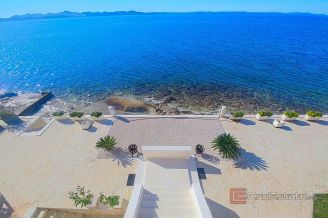 020 2021 423 zadar mediterranean villa first row to the sea for sale
