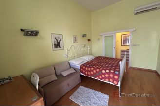 013 2035 308 Split Center Furnished two bedroom apartment for sale