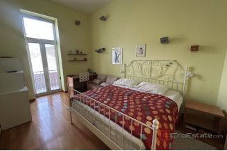 013 2035 308 Split Center Furnished two bedroom apartment for sale