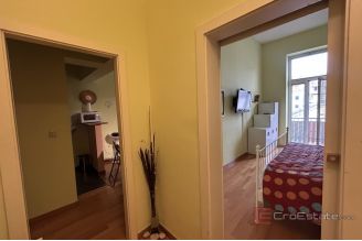 013 2035 308 Split Center Furnished two bedroom apartment for sale