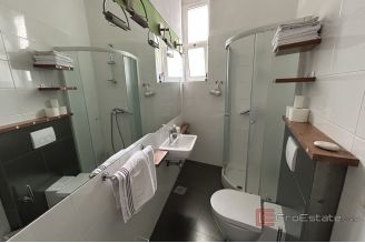 013 2035 308 Split Center Furnished two bedroom apartment for sale
