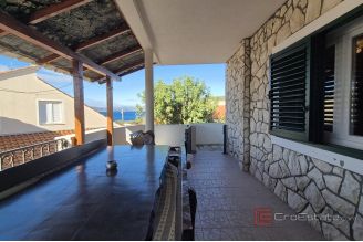 011 2047 112 Island of Solta Detached house near the sea for sale