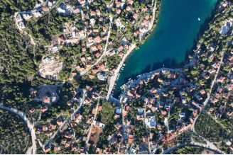 004 5442 30 Island of Brac Semi detached traditional Dalmatian House for sale