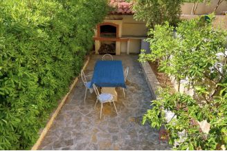 015 2051 48 island hvar mediterranean house with pool for sale