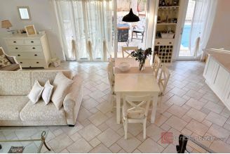 015 2051 48 island hvar mediterranean house with pool for sale