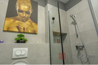 008 2046 120 Split city modernly decorated apartment in an attractive location for sale