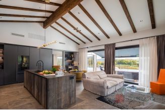 020 2053 27 Pazin Luxury villa with pool and tennis court for sale
