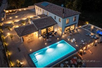 020 2053 27 Pazin Luxury villa with pool and tennis court for sale
