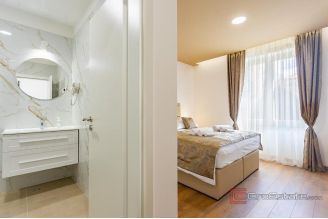 015 2046 121 Split Manus Five modernly decorated units for sale