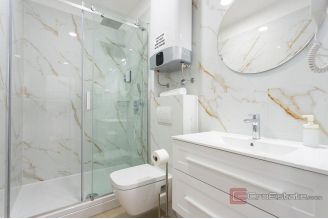015 2046 121 Split Manus Five modernly decorated units for sale