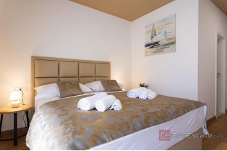 015 2046 121 Split Manus Five modernly decorated units for sale