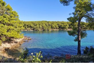 005 2051 50 island hvar one bedroom apartment with loggia for sale