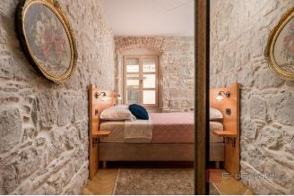 001 2035 309 Split Exclusive opportunity in the city centre accomodation with six rooms for sale