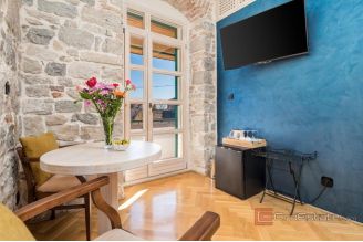 019 2035 309 Split Exclusive opportunity in the city centre accomodation with six rooms for sale