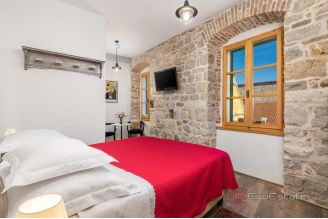 019 2035 309 Split Exclusive opportunity in the city centre accomodation with six rooms for sale