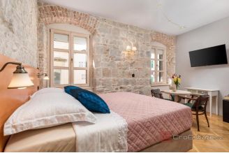 019 2035 309 Split Exclusive opportunity in the city centre accomodation with six rooms for sale